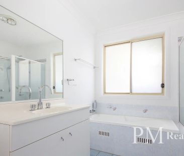 Charming and Spacious Family Home - Photo 6