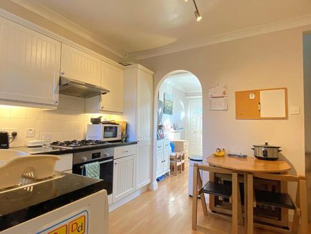 2 bedroom terraced house to rent - Photo 2