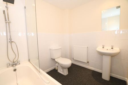 3 bedroom terraced house to rent - Photo 3