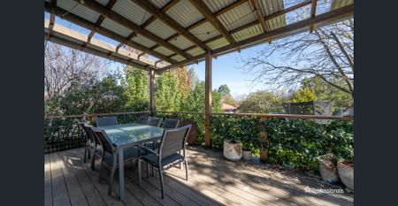 BEAUTIFULLY RENOVATED FAMILY HOME IN A PRIME LOCATION - Photo 2