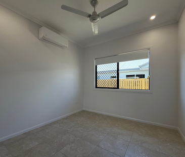 STUNNING 4 BEDROOM NEW BUILD IN BURDELL + SEPARATE MEDIA ROOM! - Photo 2