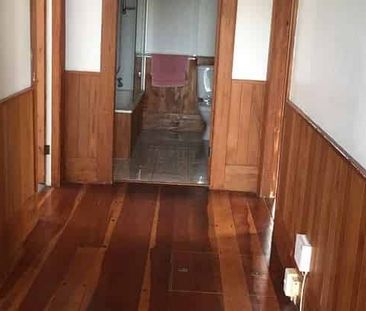 Fully fenced, Large bedrooms, Warm home - Photo 5