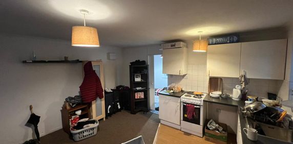 Pickwick Court, TF11, Shifnal - Photo 2