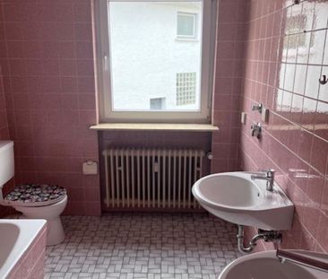 Helle und freundliche 3 Z,K,D,B in zentraler Lage von Neukirchen - Photo 1