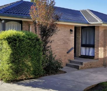 Stylish 2-Bedroom Unit in Box Hill - Perfect for Modern Living - Photo 2