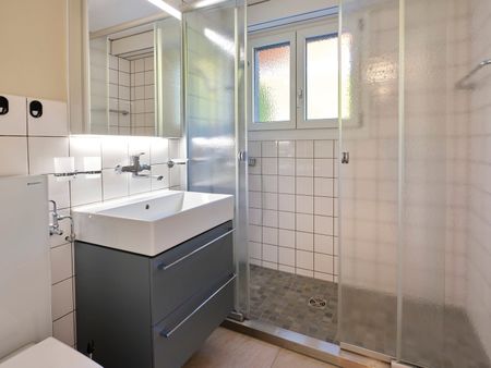 3½-Zi.-Dachwohnung: Wohnen mit 60er-Jahre-Flair und Blick auf das Schloss - Foto 4