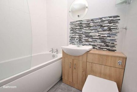 Wordsworth Mead, Redhill, RH1 - Photo 5