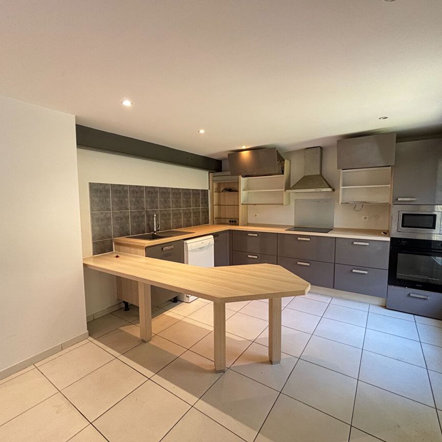 Location Appartement 5 pièces 122m² - Photo 1