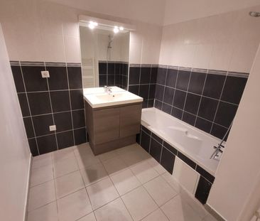 Location Appartement 3 pièces 54m² SOLLIES PONT 83210 - Photo 6