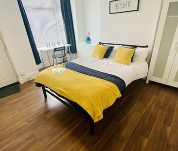 5 double Bedroom student house in a fantastic location - Photo 5