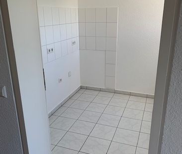 Gemütliche 3 Zimmer Wohnung mit Balkon in schöner Lage am Zollberg ... - Photo 2