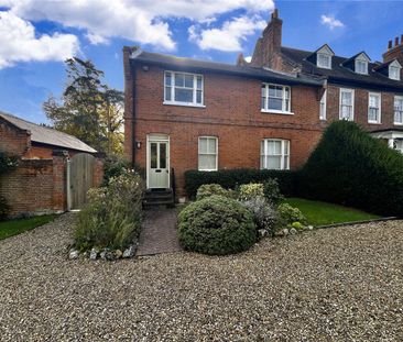 Holwell Lane, Essendon - Photo 1