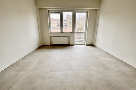 ULB, appartement2 chambres rénové + parking - Photo 5