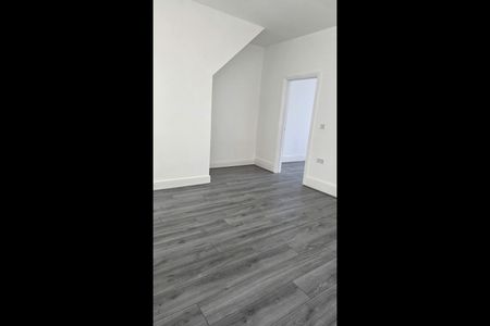 2 Bed Flat, Boldmere Road, B73 - Photo 2