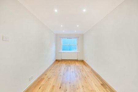 3 bedroom flat to rent - Photo 5