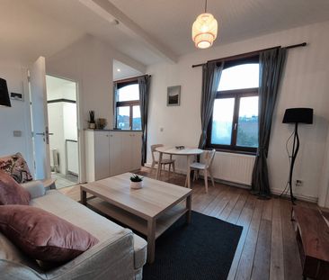 CHATELAIN - 1 Bedroom apartement with terrace - Photo 5