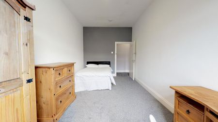 3 bedroom apartment to rent - Photo 2