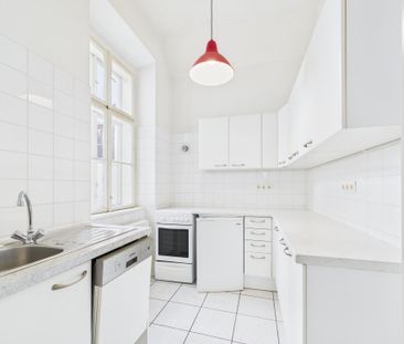 2-Zimmerwohnung mit Altbaucharme am Kutschkermarkt (3. OG ohne Lift) - Photo 2