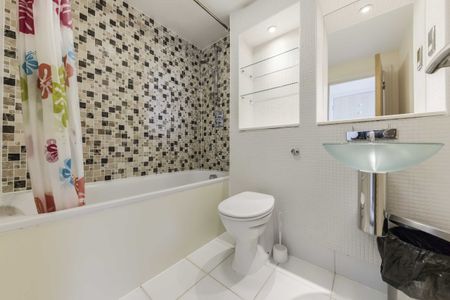 Chiswick High Road, Chiswick, W4, London - Photo 5