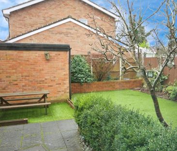 3 bedroom detached house to rent - Photo 4