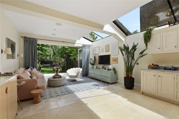 3 bedroom terraced house to rent - Photo 1