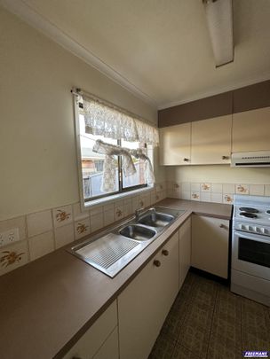 Unit in Complex – Break Lease - Photo 1