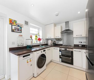 3 bedroom terraced house to rent - Photo 1