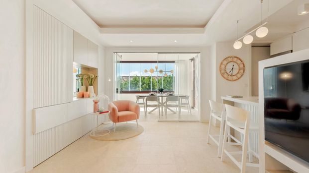 Middle Floor Apartment in Elviria - Photo 1