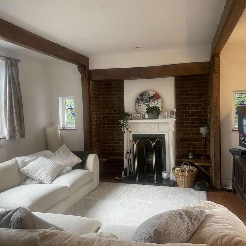 Room in a Shared House, Ballards Way, CR0 - Photo 1