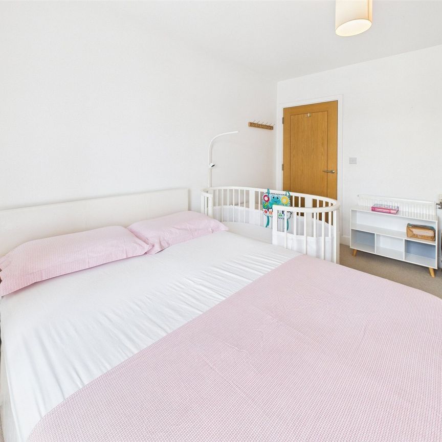 Heath Road, Twickenham, Middlesex, TW1 - Photo 1