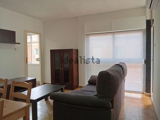 Alquiler de piso en Calle Tierno Galván - Photo 1