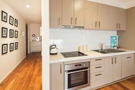 Spacious Apartment In The Heart Of Mordialloc - Photo 5