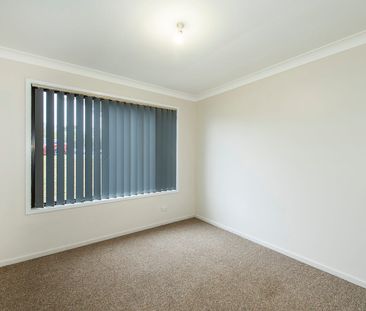 Family Friendly Living in Blaxland - Photo 2