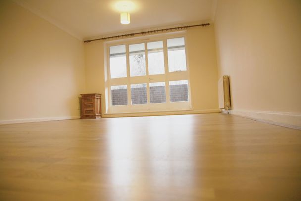 2 Bed Flat, Lissenden Gardens, NW5 - Photo 1