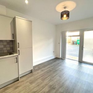 Cowbridge Road East, Canton, Cardiff - Photo 2