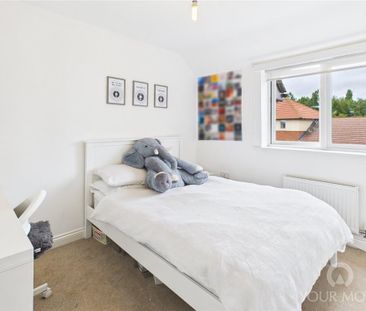 4 bedroom link detached house to rent - Photo 4