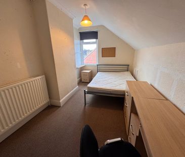 Burton Stone Lane, Clifton - P1812 - Photo 3