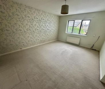 4 bedroom detached house to rent - Photo 4