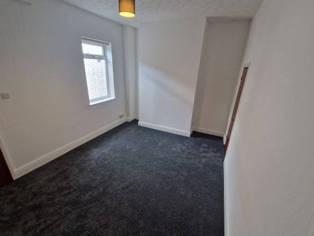 Marks Street, Radcliffe - Photo 4