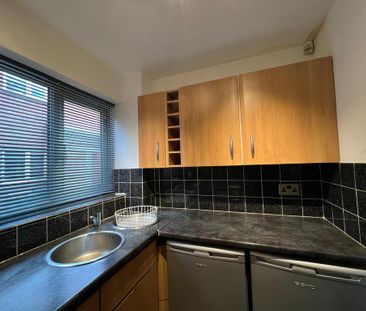 1 bedroom semi-detached house to rent - Photo 3