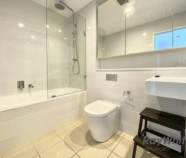 Stylish One-Bedroom Penthouse in Ruby Tower - Photo 4