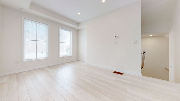 For Lease - 10 Seacoasts Circle, Vaughan, Ontario - Photo 1