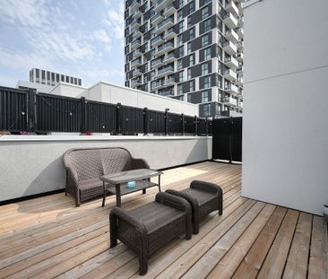 For Lease - #338 - 349 Wheat Boom Drive, Oakville, Ontario - Photo 3