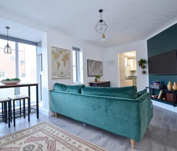 3 bedroom flat to rent - Photo 3