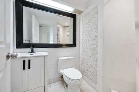 For Lease - 77 Harbour Square Unit# 702, Toronto, Ontario - Photo 4