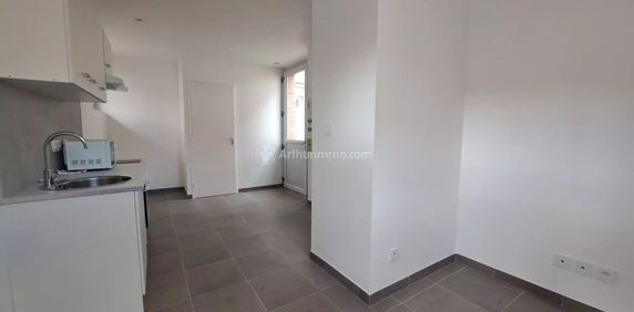 Location Appartement 1 pièces 18 m2 à Carmaux - Photo 2