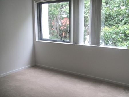 LOFT-STYLE TWO BEDROOM APARTMENT IN PACIFIC SQUARE. - Photo 4