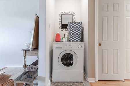 For Lease - 5168 Dundas Street, Toronto, Ontario - Photo 4