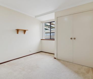 17A Godbold Close - Photo 3