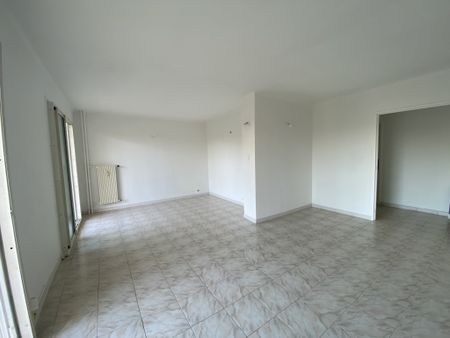Location Appartement 3 pièces 68m² TOULON 83100 - Photo 2